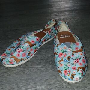Groove Bags Dauch hound floral print canvas slip on shoes Sz 7.5 NWOT